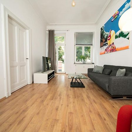 White 60 Qm Apartment - Zentral - Balkon - Messe Düsseldorf Buitenkant foto