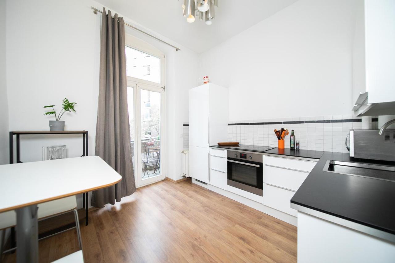 White 60 Qm Apartment - Zentral - Balkon - Messe Düsseldorf Buitenkant foto