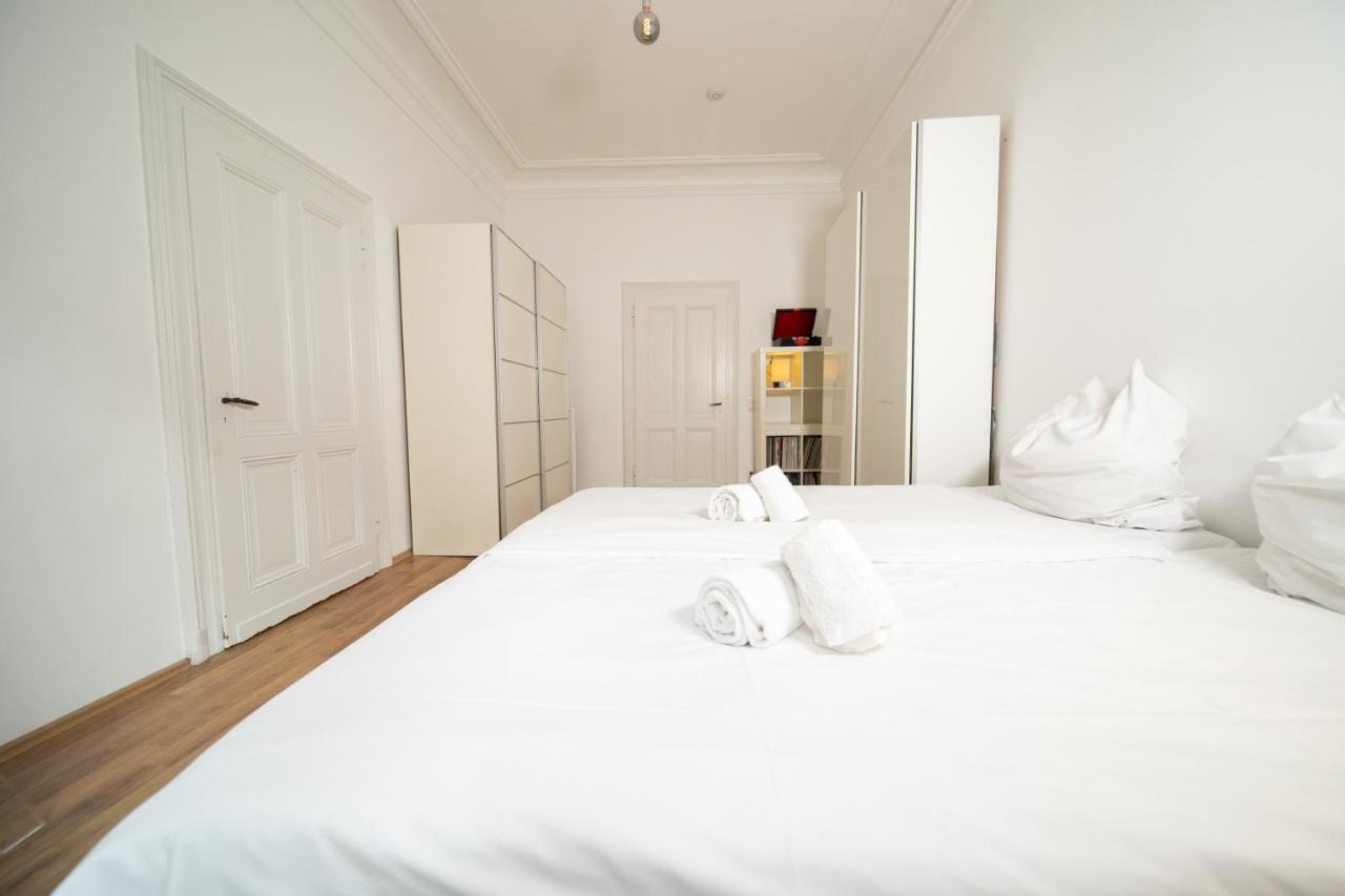 White 60 Qm Apartment - Zentral - Balkon - Messe Düsseldorf Buitenkant foto