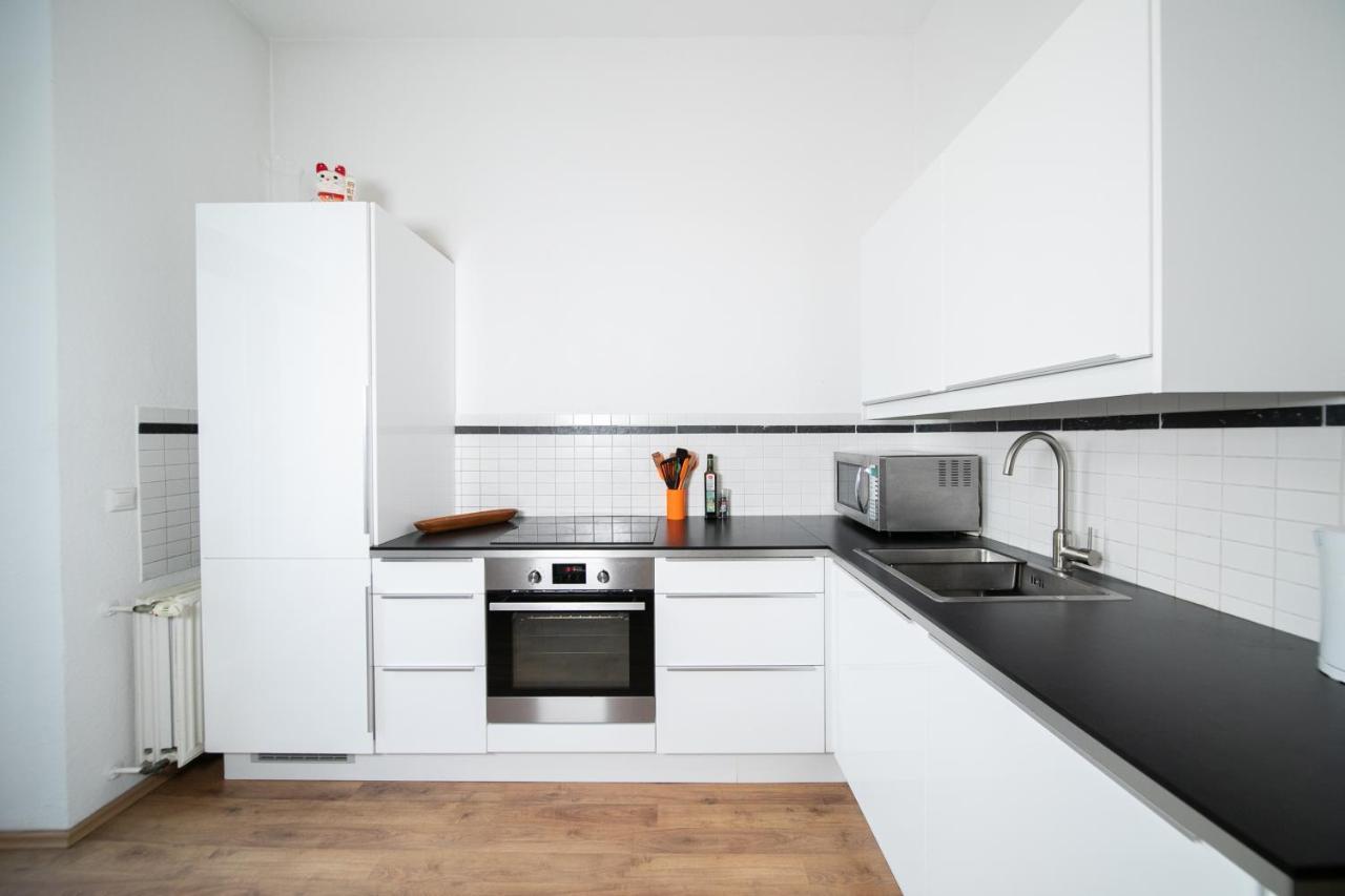White 60 Qm Apartment - Zentral - Balkon - Messe Düsseldorf Buitenkant foto
