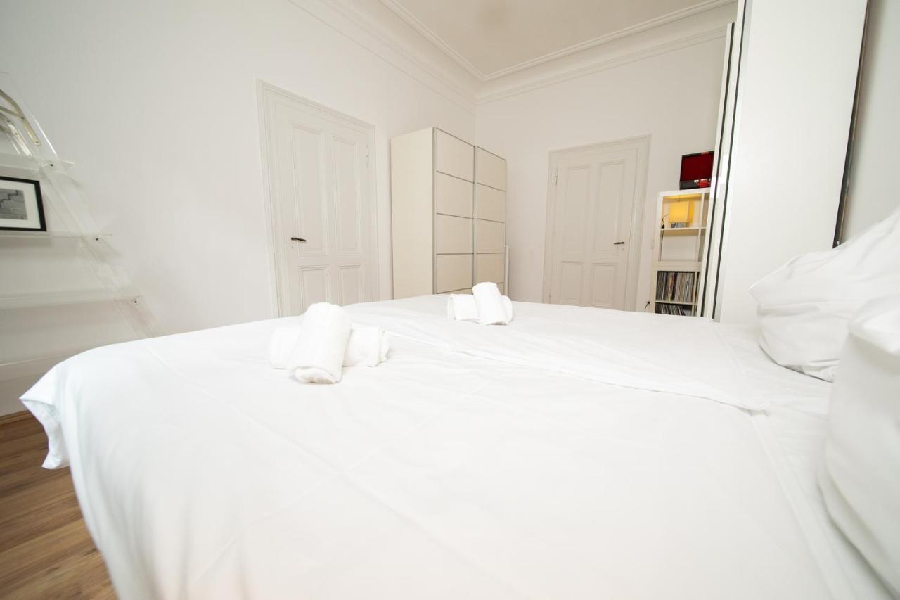 White 60 Qm Apartment - Zentral - Balkon - Messe Düsseldorf Buitenkant foto