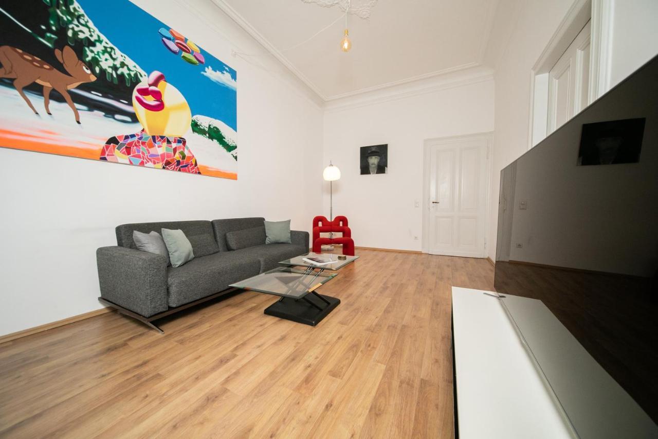 White 60 Qm Apartment - Zentral - Balkon - Messe Düsseldorf Buitenkant foto